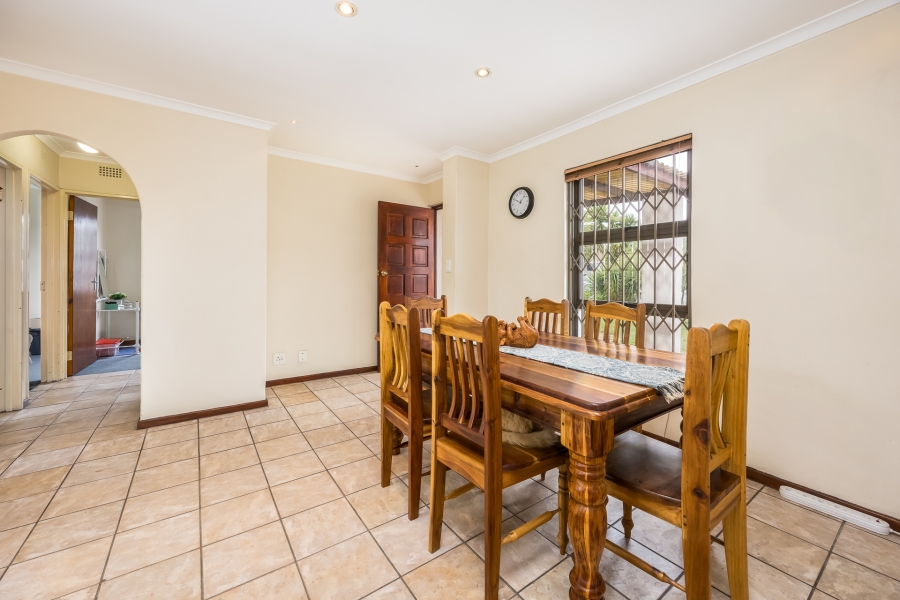 3 Bedroom Property for Sale in Vredekloof Western Cape